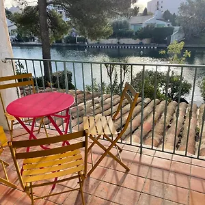 Appartement Centre Port-grimaud Avec Vue Magnifique Sur La Giscle, Grimaud